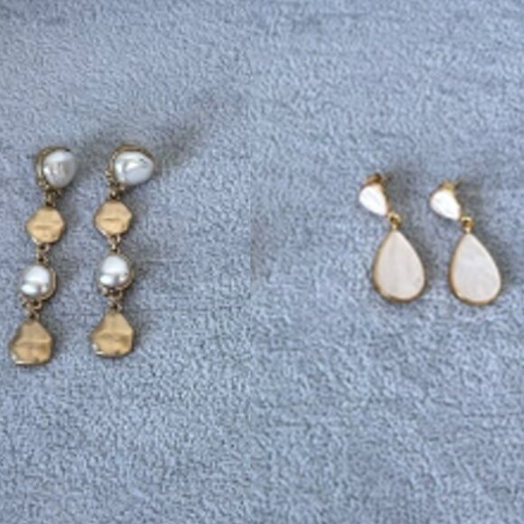 Lot of 2 Gold Tone Dangle Earrings - Picture 2 of 2